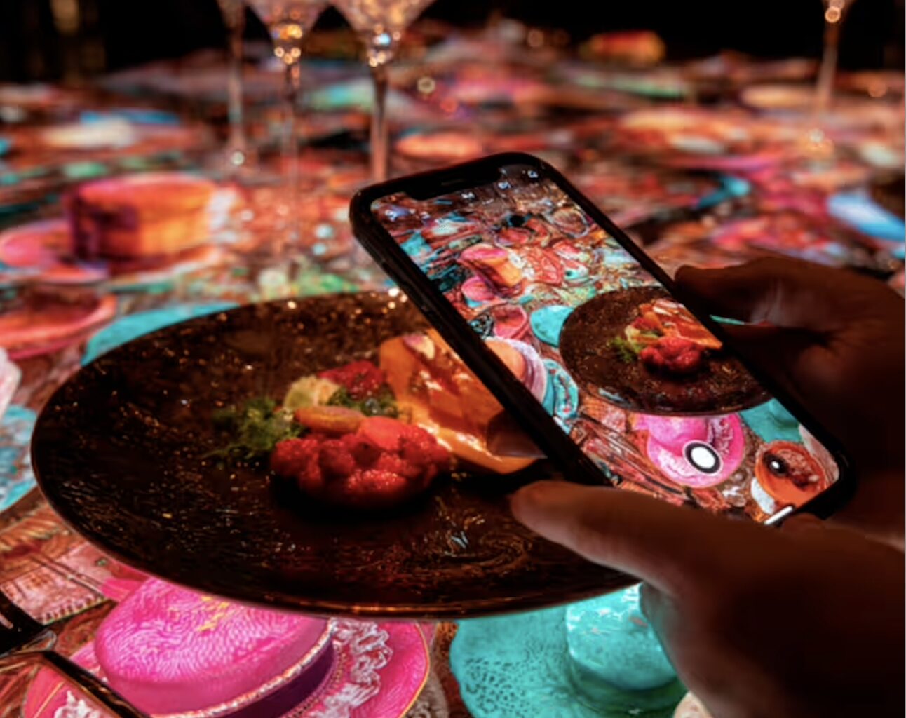 There's an 'Alice in Wonderland'-Themed Immersive Dinner in Miami: Tickets