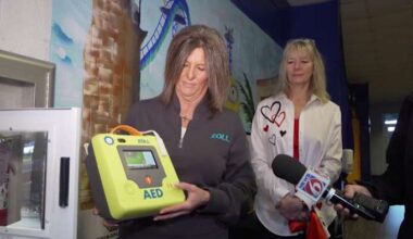 Defibrillator gifted to Universal Orlando Boys & Girls Club