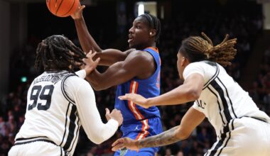 Gators 98, Commodores 94