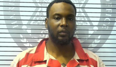 Man arrested after shooting at vehicle with children inside, Gulfport Police say