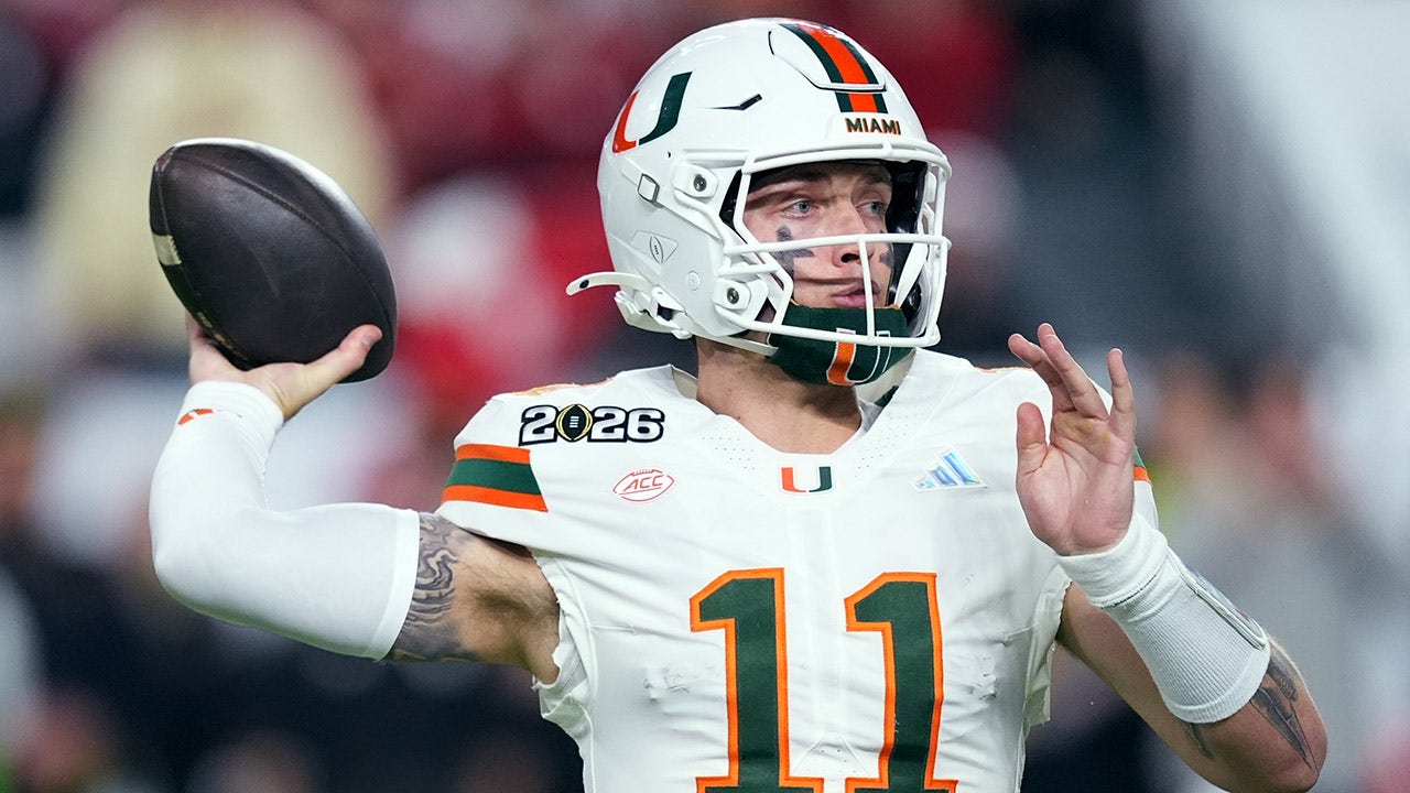 Miami's Carson Beck faces criticism for postgame handshake skip