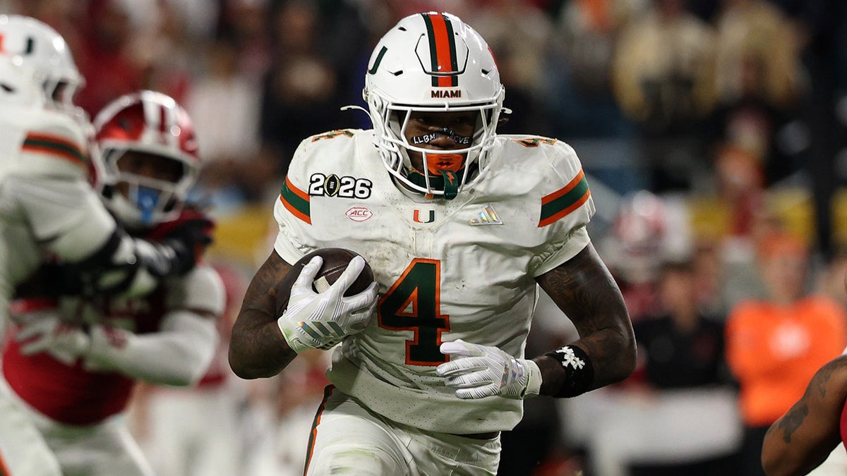 Mark Fletcher Jr runs the ball