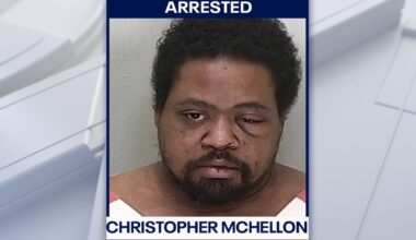 Florida man accused of wielding shotgun while deputies tried arresting him for sex crimes: Officials