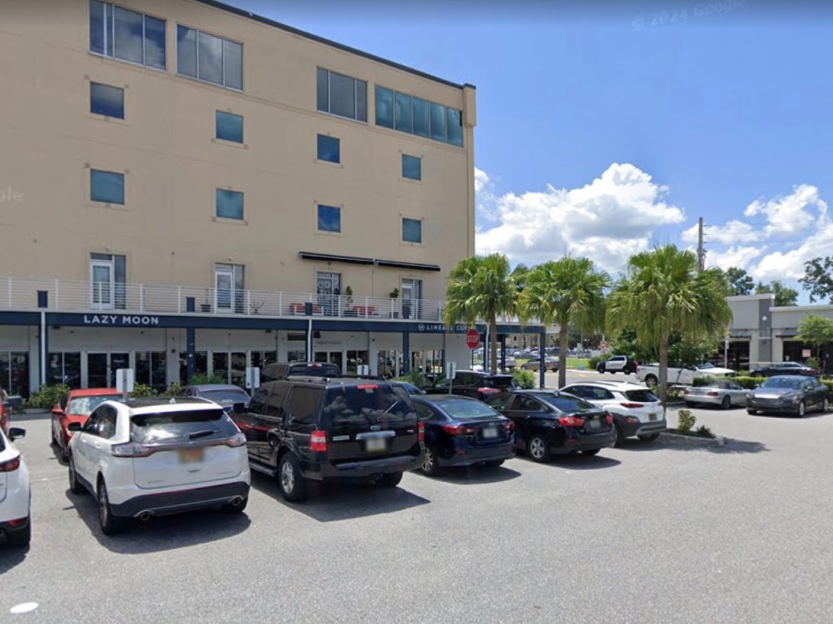 Paid parking at Lineage, Lazy Moon lot in Mills 50 at a standstill