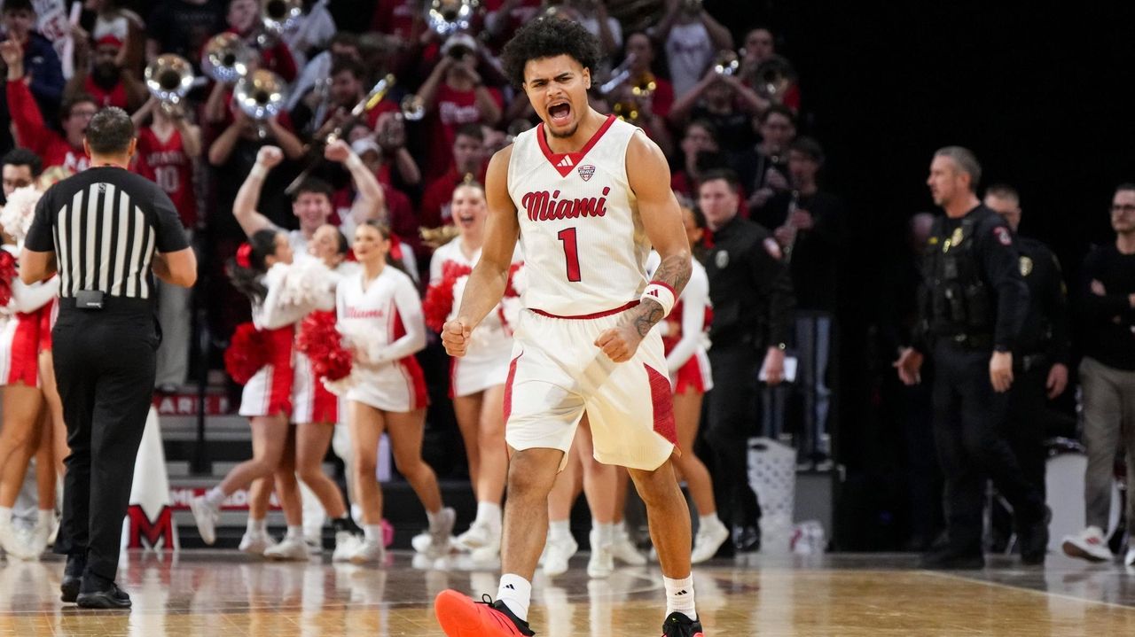 No. 24 Miami (Ohio) improves to 21-0 by holding off UMass 86-84