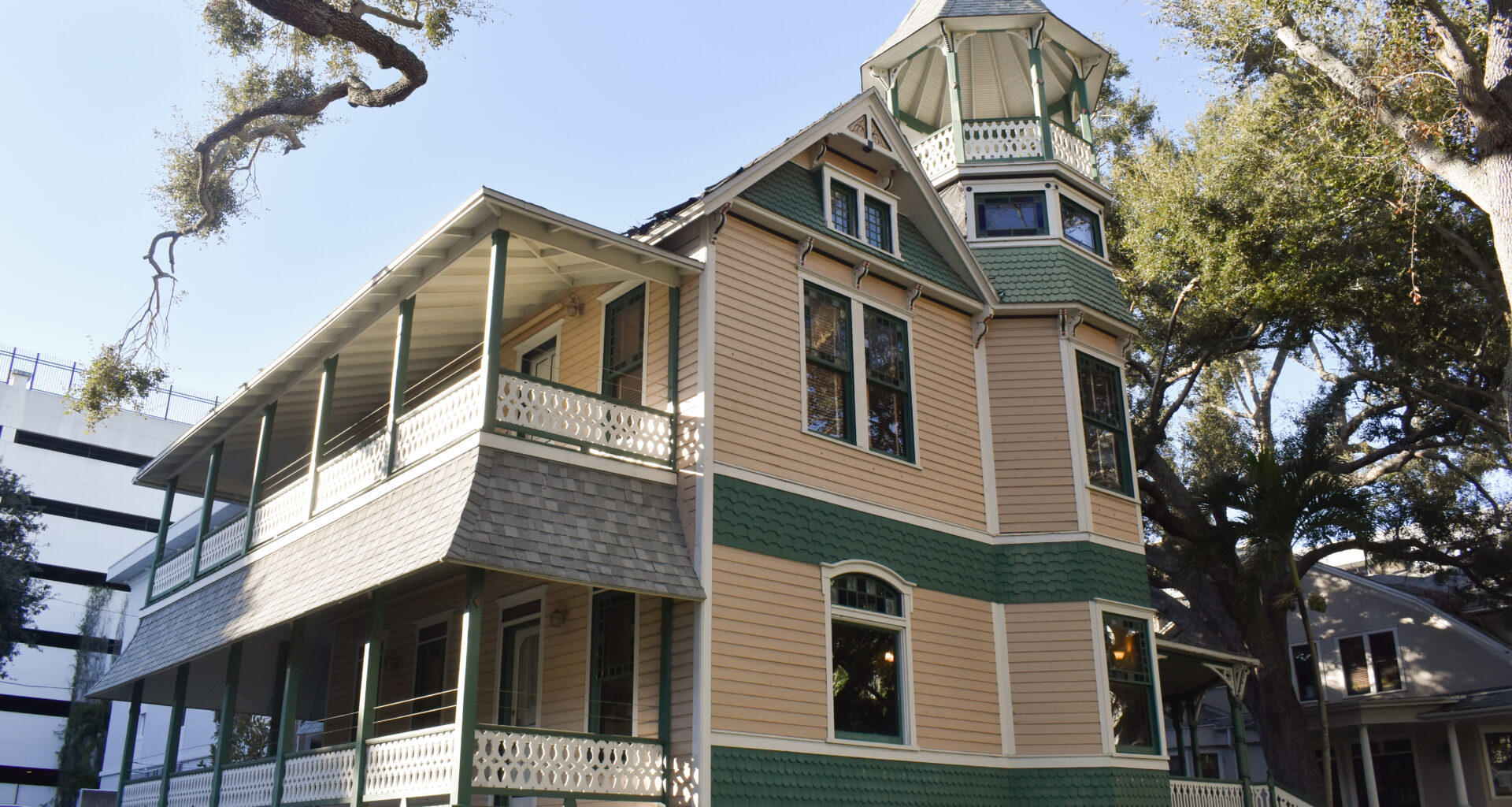 Celebrating the small but mighty St. Petersburg campus  – The Crow's Nest