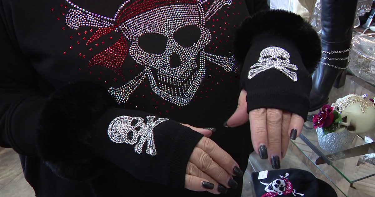 Gasparilla wardrobe: Store owners urging Tampa's pirates to wear layers ahead of cold invasion