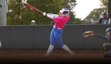 Softball Splits Saturday Doubleheader in Fort Lauderdale