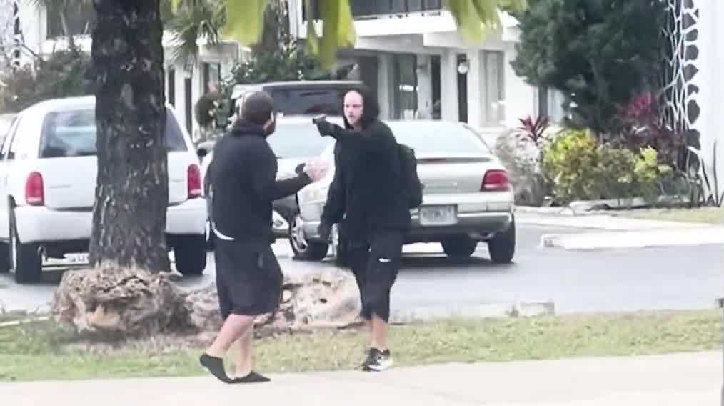 Cape Coral police on the hunt for suspect after assault