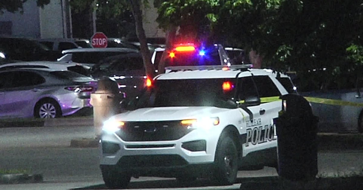 Hialeah police investigate shooting outside La Lunita Cafeteria; suspect still at large