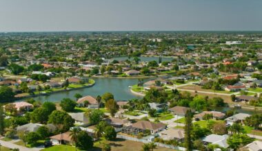 Canadian Snowbirds Still Want Out of Florida—but They’re Struggling To Sell Their Homes