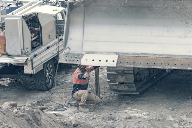 Construction Truck Falls Into Cape Coral Canal During Residential Build