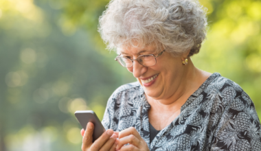Free iPhone workshops help older adults on Key Biscayne | Key Biscayne