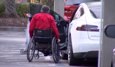 Florida law sparks debate over disabled parking for pregnant women | Lee County