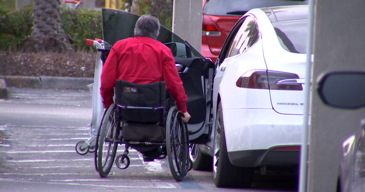 Florida law sparks debate over disabled parking for pregnant women | Lee County