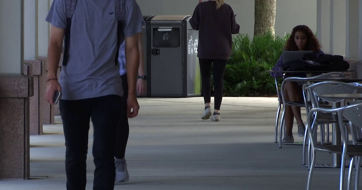 FGCU students enjoy sun despite chilly Friday conditions | Lee County