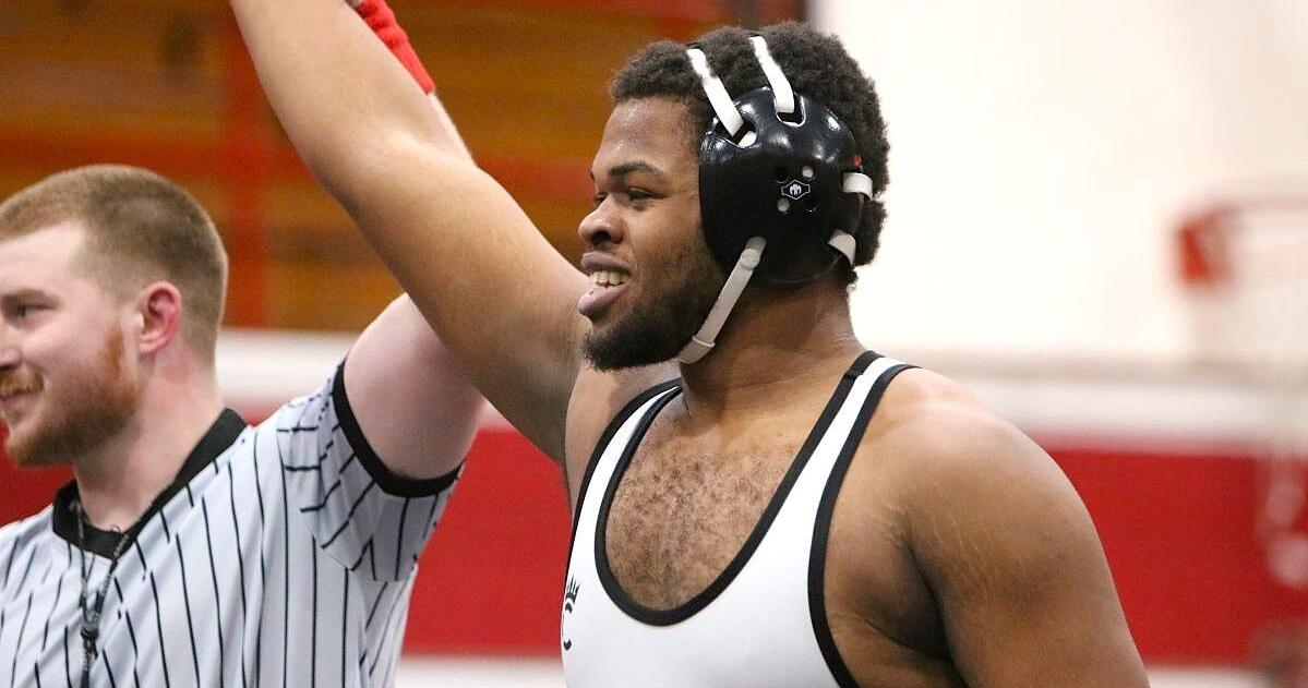 Jacksonville wrestling shows it's 'still here and still the best' in win over White Oak | Sports