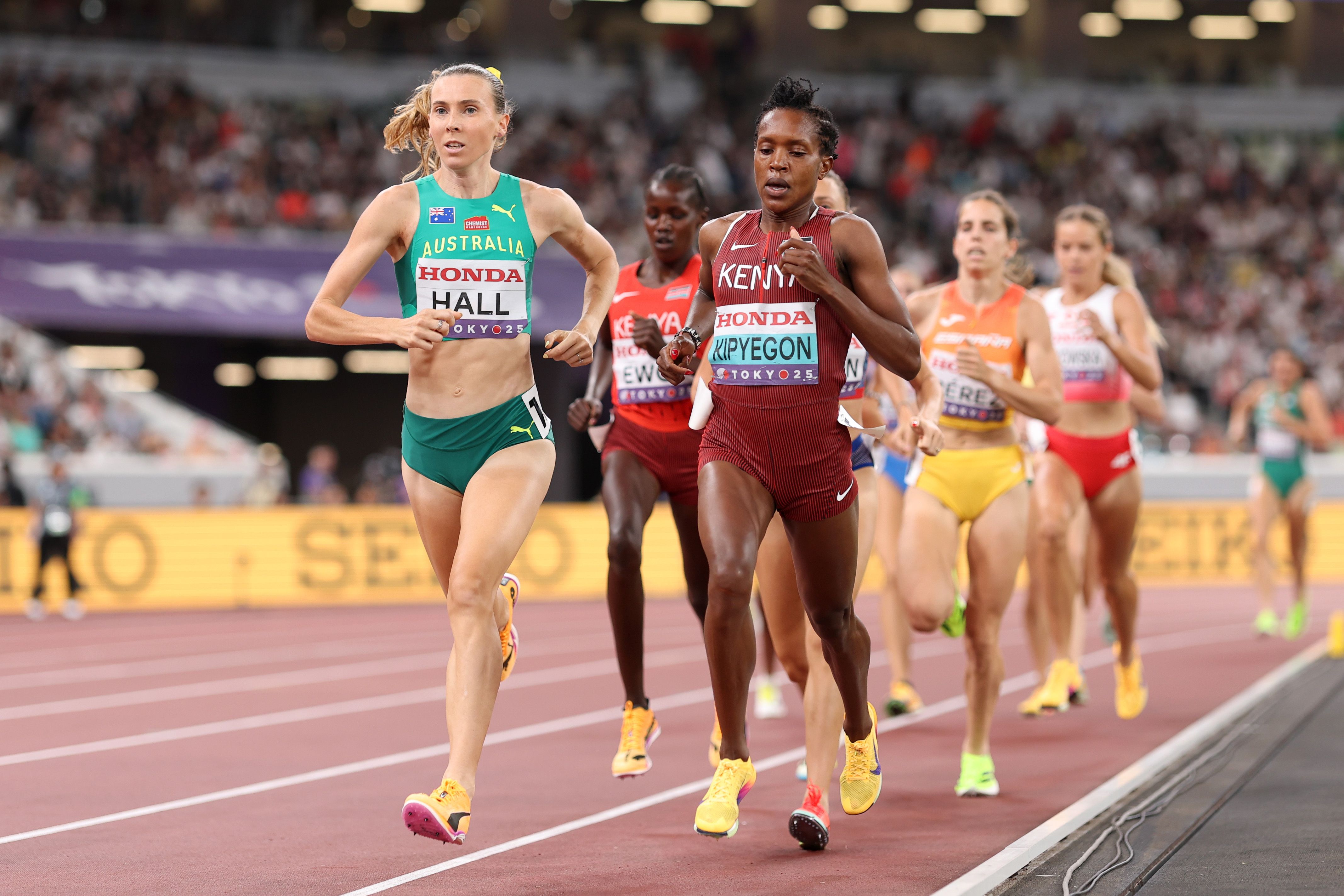 Linden Hall and Faith Kipyegon in the 1500m at the World Athletics Championships Tokyo 25