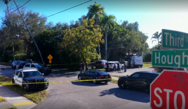 Police conduct death investigation on Hough St. in Fort Myers | Lee County
