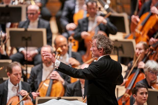 Conductor Franz Welser-Möst and the Cleveland Orchestra return to the Arsht Center in Miami and the Kravis Center in West Palm Beach in January.