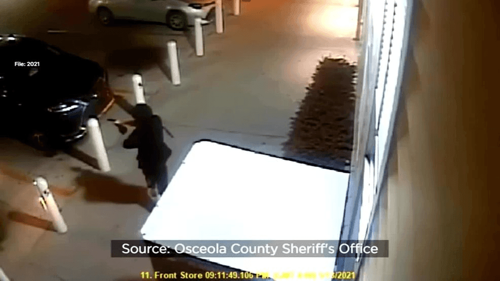 A 29‑year‑old man was arrested Sunday after authorities say he carried out a triple homicide in the Indian Point subdivision near Kissimmee. Deputies found three vacationing men — Douglas Kraft, Robert Kraft and James Puchon — shot to death in front of a home on Indian Point Circle shortly after noon on Jan. 18. Investigators quickly identified the suspect as Ahmad Jihad Bojeh, who was detained in a neighboring house and charged with three counts of murder. Sheriff Christopher Blackmon described the attack as random, unprovoked, and “cold‑blooded,” noting there had been no conflict between Bojeh and the victims. Records referenced by investigators show Bojeh previously had contact with law enforcement, including a 2021 incident in which he was seen firing at cars, though he was later found not guilty by reason of insanity. Blackmon credited deputies’ fast response for preventing more casualties, saying the quick action kept Bojeh from harming others. The investigation remains ongoing. (WFTV | CNN Newsource) 