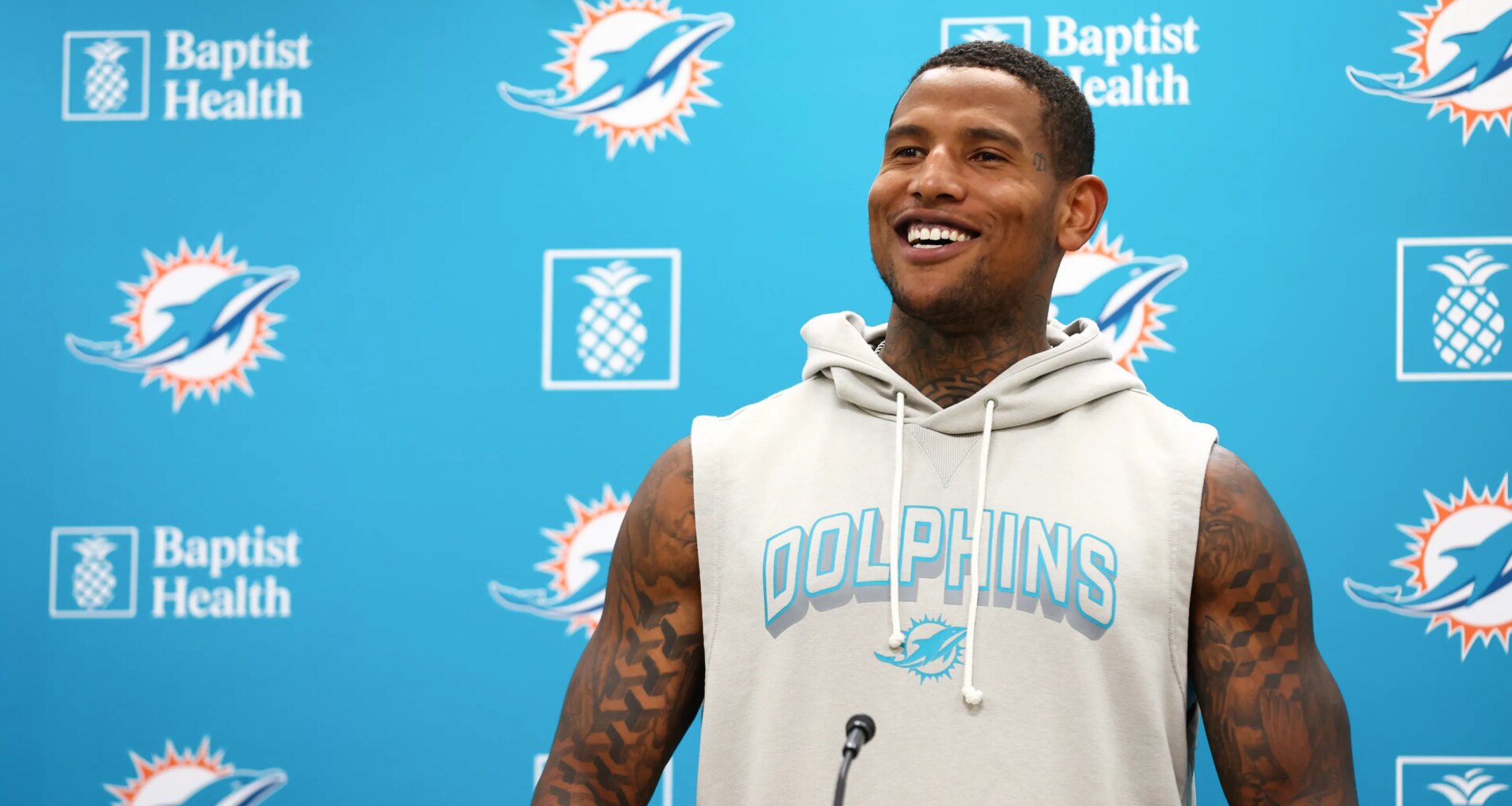 New York Giants-Miami Dolphins trade for Darren Waller finalized