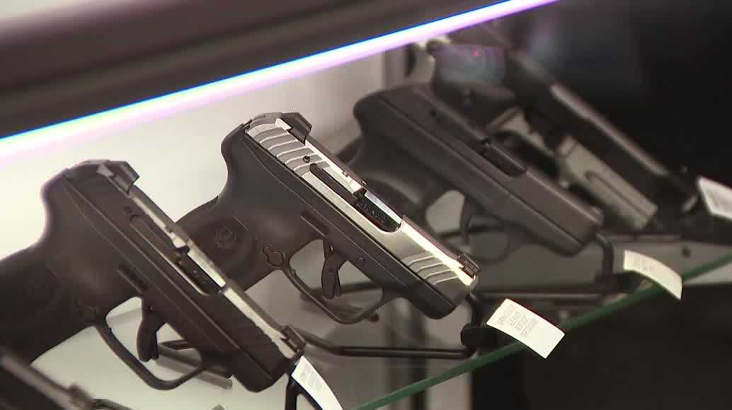 Florida lawmakers debate lowering gun purchase age to 18
