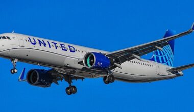 Orlando, United States: A United Airlines flight traveling from Chicago’s O’Hare International Airport to Orlando International Airport experienced a significant mechanical issue upon landing on Sunday afternoon, resulting in one of the aircraft’s nose wheels detaching and temporarily blocking the runway, authorities confirmed. United Airlines Flight UA2323, operated with an Airbus A321neo registered N14502, departed Chicago at approximately 8:55 a.m. CST and was scheduled to arrive at Orlando International Airport (MCO) at 12:35 p.m. EST. Shortly after touchdown on Sunday, January 18, video footage shared on social media captured the aircraft making contact with the runway under what appeared to be challenging weather conditions. During the landing sequence, one of the forward nose wheels detached from the aircraft and rolled off the runway surface. Eyewitness video shows the aircraft’s main wheels touching down, followed by a series of uneven bounces. The aircraft veered slightly, and the separated wheel can be seen rolling away from the plane. The aircraft ultimately came to a stop on the runway. United Airlines reported that there were 200 passengers and six crew members on board at the time of the incident. Despite the severity of the landing and the mechanical failure, no injuries were reported. Passengers were safely disembarked and transported to the terminal via buses after being unable to reach the gate normally. Immediately following the incident, the Federal Aviation Administration (FAA) and airport authorities issued a ground stop at MCO, temporarily halting all departing and arriving flights to allow emergency crews to secure the scene and clear debris. The ground stop was later adjusted to a ground delay as operations gradually resumed later in the afternoon. Orlando International Airport is one of the busiest travel hubs in Florida, and the runway closure led to delays and logistical disruptions across scheduled flights during peak travel hours. Preliminary accounts noted gusty and windy conditions at the time of landing, with reported wind gusts above typical operational norms. While weather may have contributed to the severity of the landing, authorities have not confirmed whether it was a causal factor in the mechanical failure. United Airlines and the FAA have not yet released detailed technical findings, but the aircraft has been removed from service and is undergoing maintenance inspection. Investigators are reviewing whether the failure was due to the hard landing dynamics, mechanical fatigue, weather stress, or a combination of factors. Federal aviation safety teams are continuing their examination of the incident. Official reports from the FAA or the National Transportation Safety Board (NTSB) are expected in the coming days to clarify the precise mechanical cause and any contributing conditions. Final findings will inform whether industry safety procedures or maintenance protocols require updates.