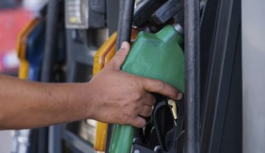 Florida gas prices drop 17 cents, marking lowest price since March 2021