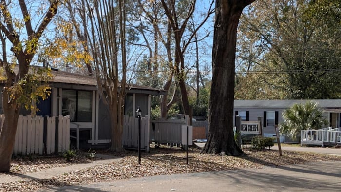 Foreclosures loom for 14 Jacksonville properties tied to problem landlord. What tenants can do next