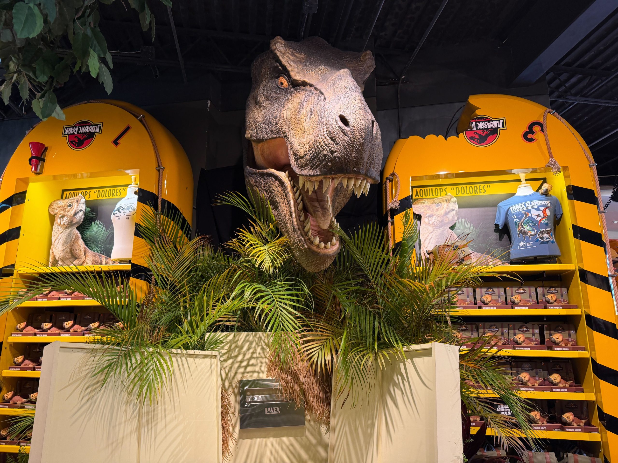The former Jurassic Park Photo Op has returned to Islands of Adventure.