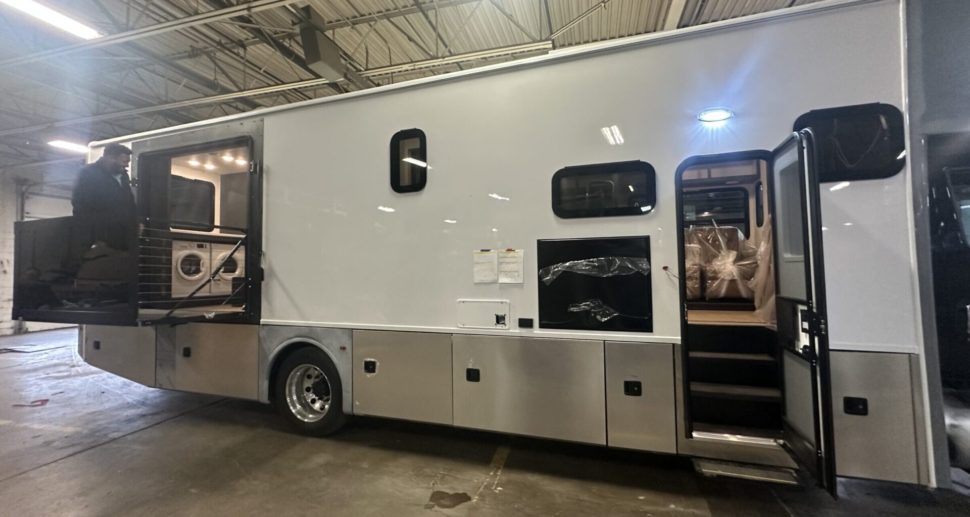 Nexus RV to Debut 39DS Ghost with Outside Patio at Tampa - RVBusiness