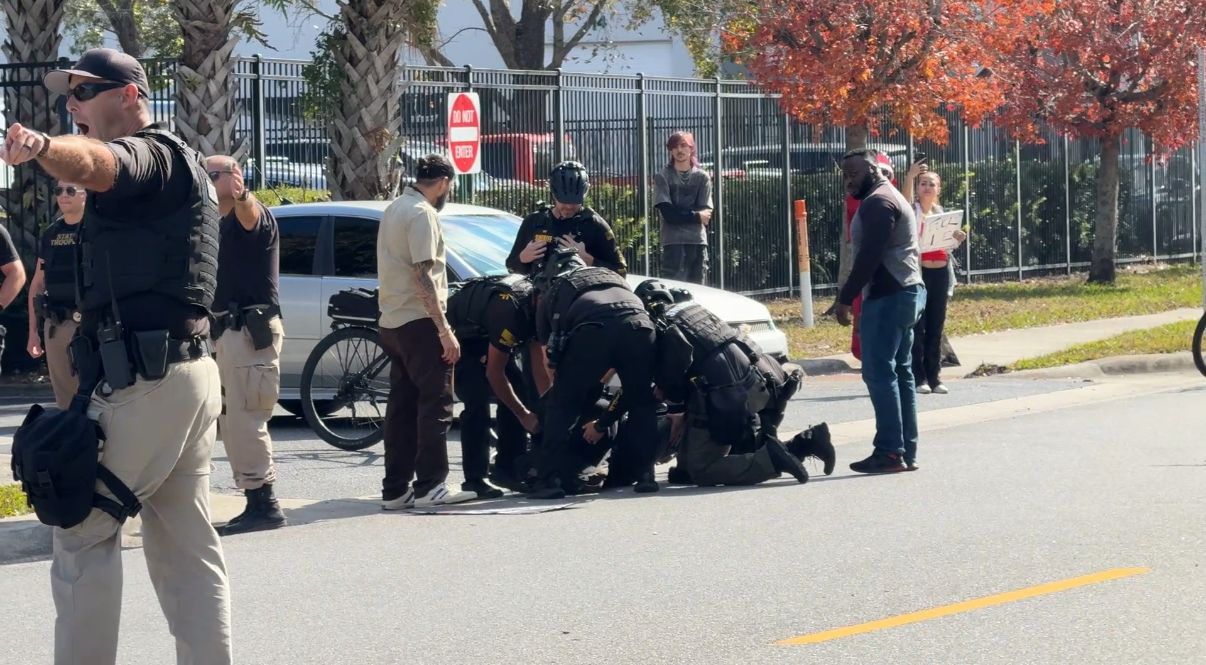 One person arrested during protest outside ICE office