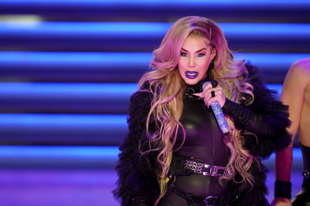 Ivy Queen actuando en la 33 edición de Premio Lo Nuestro el 18 de febrero de 2021 en Miami, Florida.