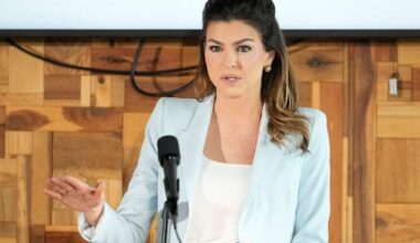 First Lady Casey DeSantis holds roundtable discussion with surgeon general in Tallahassee