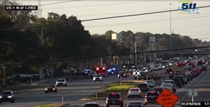 Fatal crash blocks southbound right lane on Philips Highway, north of I-295