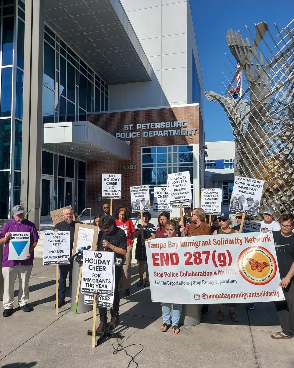 Protest in Saint Petersburg, Florida demands local authorities end their collaboration with ICE.
