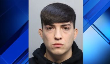 Miami man accused of striking detective, agent after being detained in FBI investigation