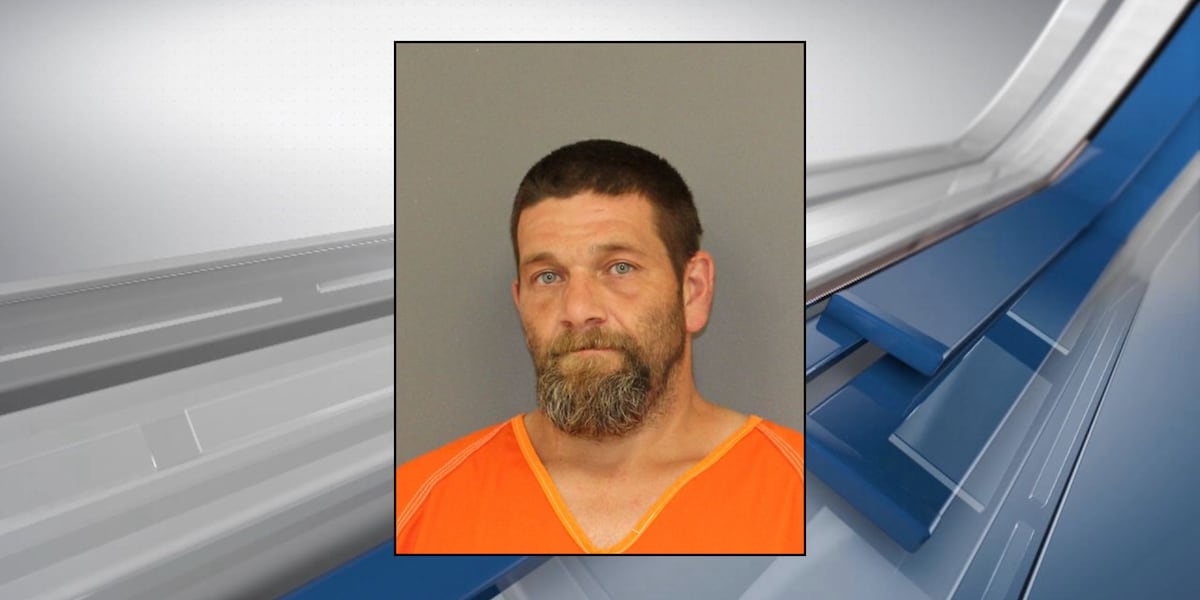 Jacksonville man wanted after potential pipe bomb removed from home