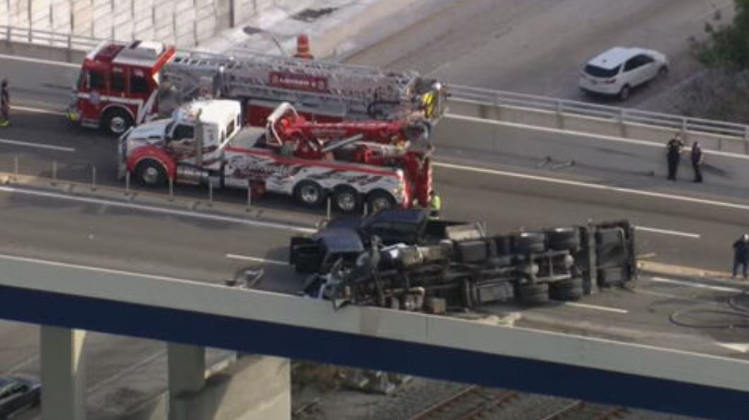 Minor injuries reported after tractor-trailer crash on SR 84 near I-95 in Fort Lauderdale - WSVN 7News | Miami News, Weather, Sports