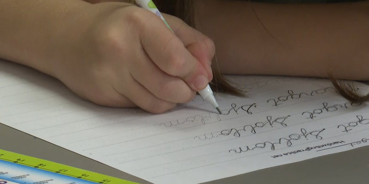 Florida cursive writing bill advances to House floor vote