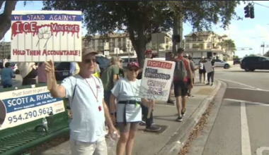Protestors gather at Wilton Manors after deadly ICE shooting in Minneapolis - WSVN 7News | Miami News, Weather, Sports