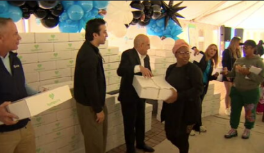 CFP Foundation, AT&T partner to distribute laptops to high school students in Miami - WSVN 7News | Miami News, Weather, Sports