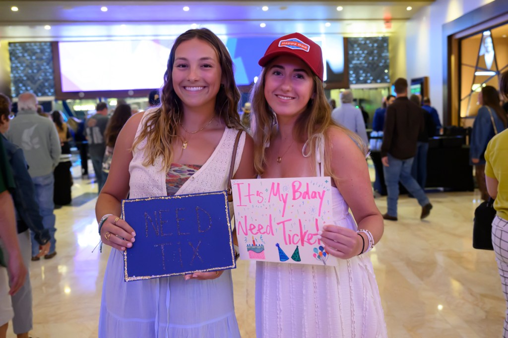 Fans at Chris Stapleton Show. 