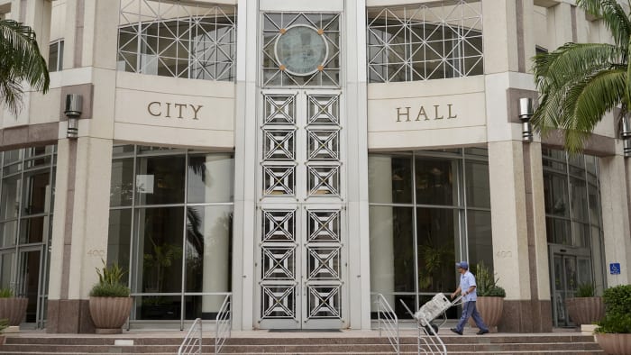 Avian flu linked to more bird deaths in downtown Orlando, city says