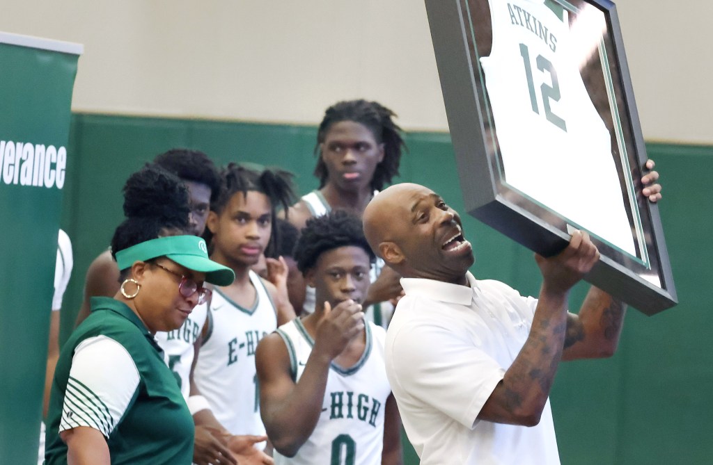 Darryl Dawkins, Chucky Atkins honored as Orlando NBA players