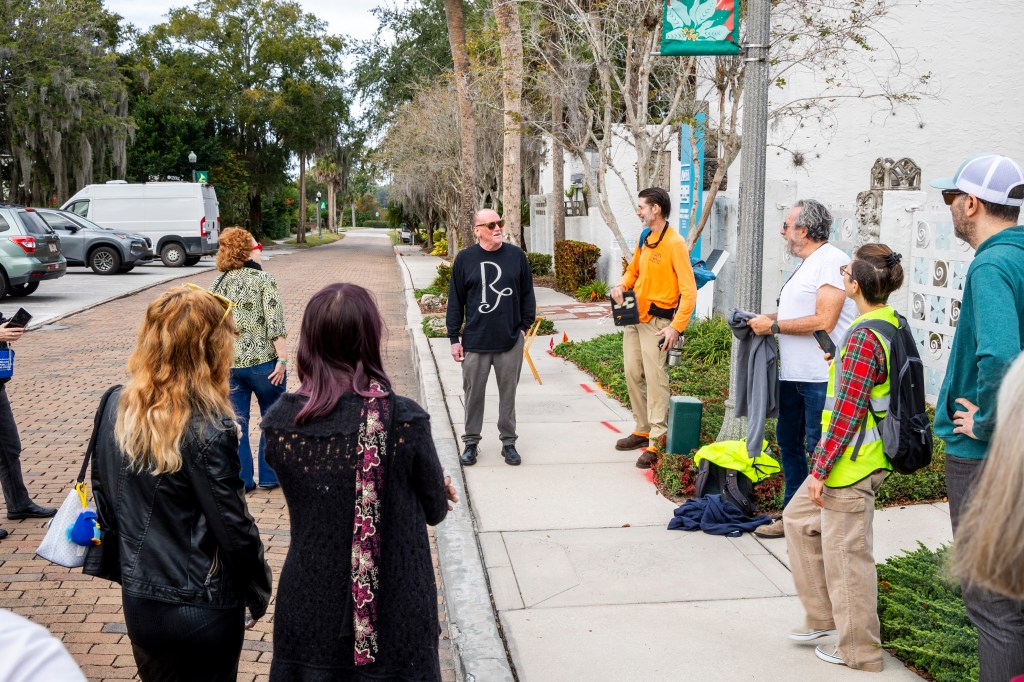 'Sort of Brutally Early' art meet-up tours Central Florida museums