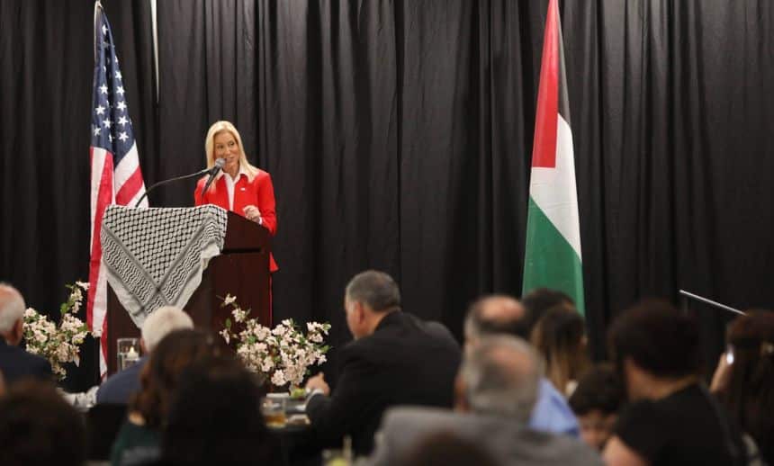 Jacksonville Mayor Condemned for Appearing With Palestinian Flag, Keffiyeh on International Holocaust Remembrance Day