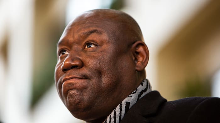 Family of woman who died after riding Universal’s Revenge of the Mummy retains attorney