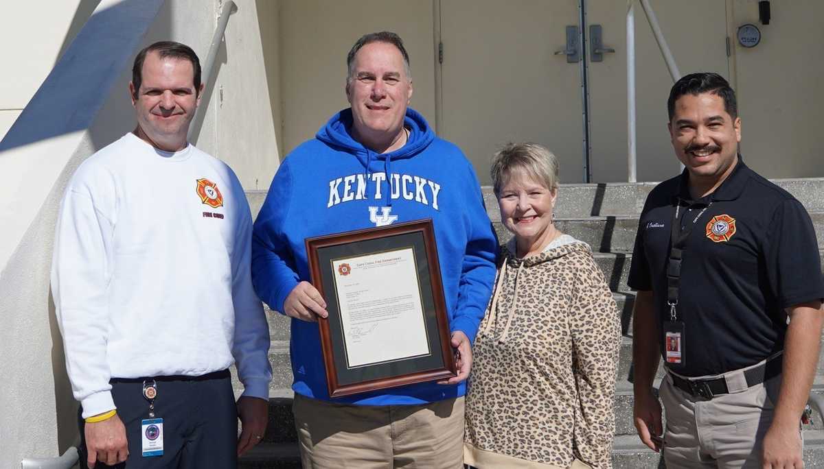 Florida man who saved 2-year-old from drowning honored